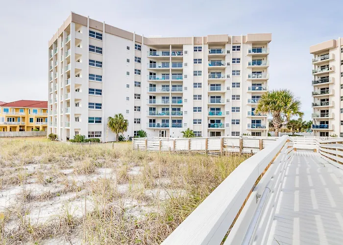 Pensacola Beach Condo W/ Patio & Access To Beach!