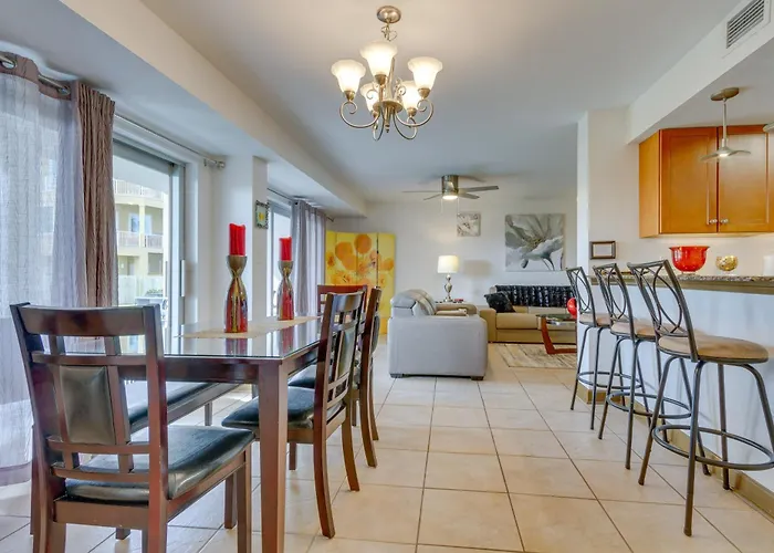 Pensacola Beach Condo W/ Patio & Access To Beach!